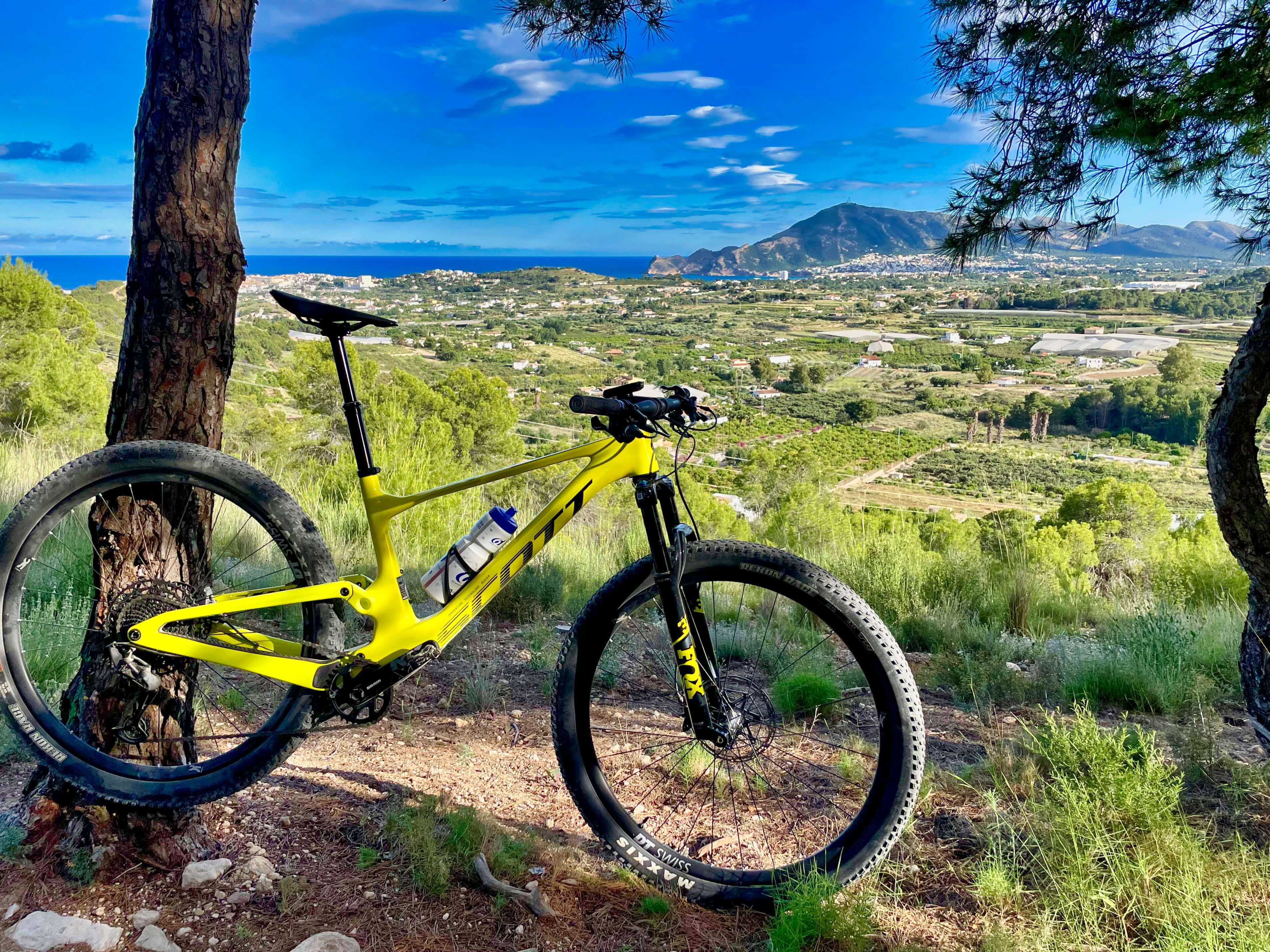 Rental Scott Bike with hills of Altea and Cape in the background